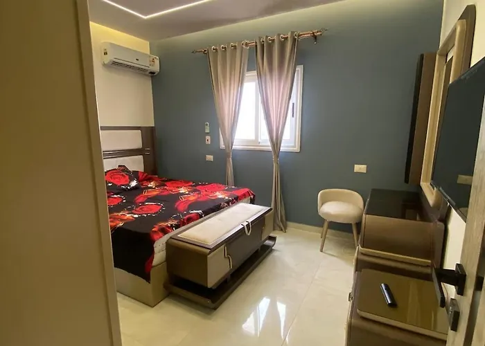 Private 3 Bedroom شقة *