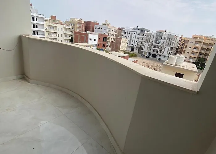 Private 3 Bedroom شقة *