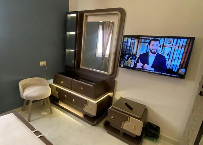 Private 3 Bedroom شقة *