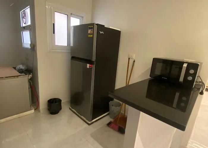 Private 3 Bedroom شقة *