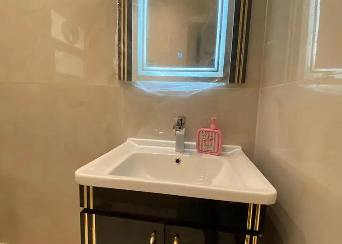 Private 3 Bedroom شقة *